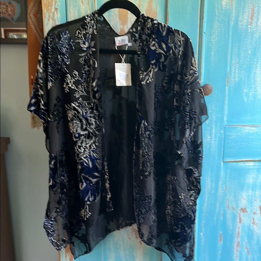 Elegant Black and Blue Floral Kimono
